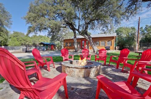 Wimberley Apartment | Wimberley Log Cabins Resort and Suites- Unit 4