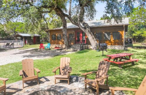 Wimberley House | Wimberley Log Cabins Resort and Suites- The Oak Lodge