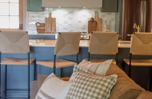 Dahlonega Cabin | Wine Country Luxe 5BR w Views & Hottub, Pet Friendly!