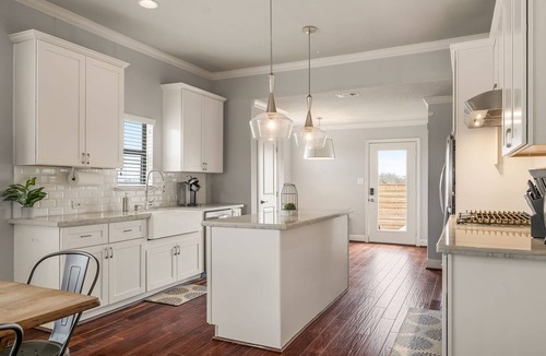 Fredericksburg House | Winery Retreat | Pools, Hot tubs & Near Luckenbach