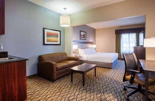 Roseville Hotel | Wingate by Wyndham Roseville/Detroit