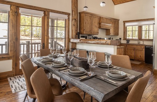 Spanish Peaks Cabin | Winter in Big Sky! Spanish Peaks Cabin with Ski-in/Ski-out Access! Hot Tub!