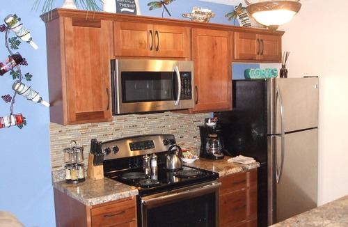 Port Clinton Condo | WINTER RENTERS ACCEPTING, POOL CLOSES OCT 6,n BEAUTIFUL CONDO ON LAKE ERIE,