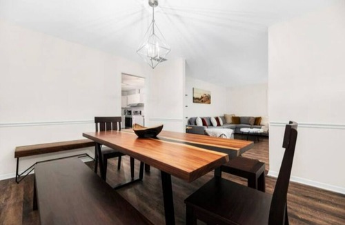 Charlotte House | Winter Special! Cozy/Rustic style Ranch in South CLT w King en Suite, Fenced In.