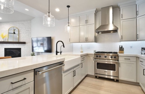 Park City House | Winter specials: Bright, Modern Retreat with Hot Tub +Game Room sleeps 12.