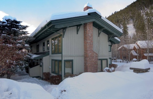 Ketchum Condo | Winter Stays Available! Charming Condo with Hot Tub Access, Walking Distance to Chairlift