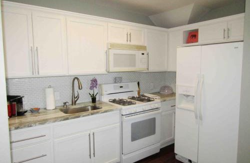 Kyle Apartment | Witte Wonderland - Separate Garage Apartment!