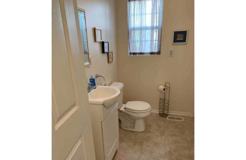 Springfield House | Wittenberg Stadium 3-bed 2-bath Residential Home