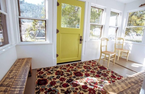 Wolf Creek House | Wolf Creek Cottage- Close to Missouri River