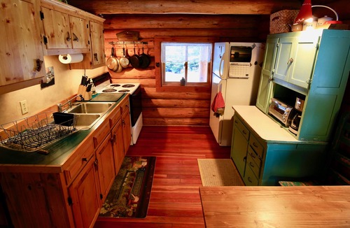 Essex House | Wonderful cabin bordering Glacier National Park and Great Bear Wilderness