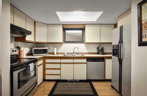 Whitefish Condo | Wonderful downtown condo! 2 blocks to all shops and restaurants