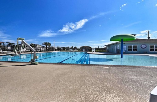 Jamaica Beach Cottage | Wonderful Get-Away Without Breaking the Bank - Bay Front & Canal W/Boat Slip