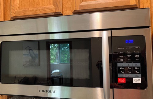 Woodland Hills House | Wonderful new 1-bedroom house in delightful Los Angeles with AC high speed WiFi