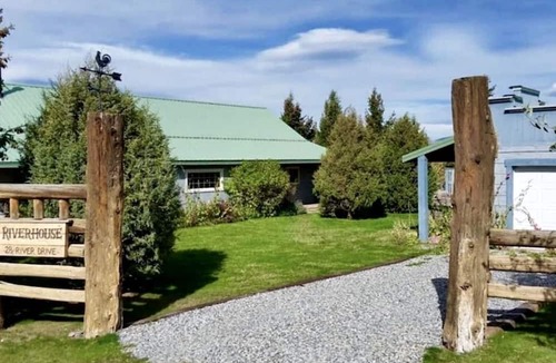 Livingston Cottage | Wonderful River Cottage with Great Hiking Trails in Montana