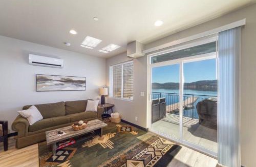 Valley House | Wonderful Triplex Unit With Spectacular Lake View!