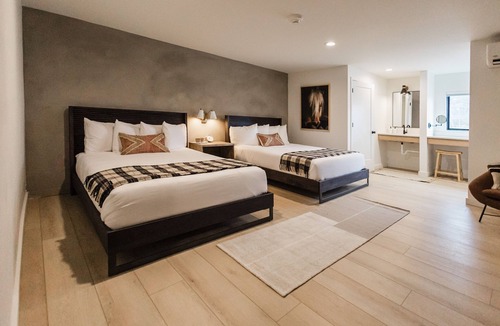 Columbia Falls Hotel | Wonderstone at Glacier