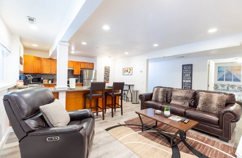 Lynnwood Apartment | Wooded OasisnA Modern & Cosy MIL Suite with a Private Hot Tub & Pool.