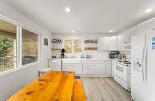 Worley House | Woodland Escape | Modern home with private slip