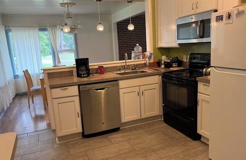 Chamberlayne House | Worker's Den in Richmond - 5 bdr house 3K SF in zip 23227