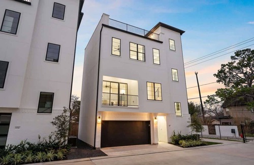 Spring Branch Central House | World Cup 4-Story Villa | Rooftop Terrace | Gated