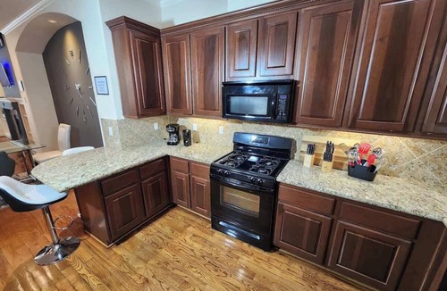 Woodlake - Briar Meadow House | World Cup Mega Stay for Groups| Galleria | Jacuzzi
