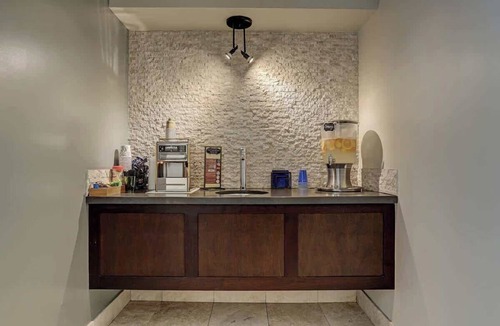 Uptown Apartment | World Cup Urban Apartment | Galleria Escape