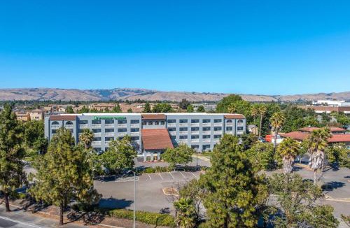 Newark Hotel | Wyndham Garden Newark Fremont Silicon Valley