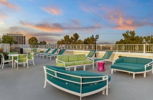 Park West Apartment | Wyndham Victorian style 2 bedroom condo in San Diego near Hillcrest & Downtown