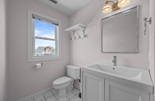 Village of Stump Sound Apartment | Wyndy Island- Pet Friendly, Oceanfront, Pool, Tennis