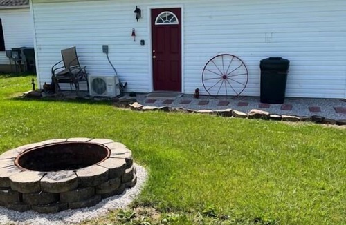 Mariah Hill House | X-Marks the Spot(Red) 1.5 miles from Holiday World