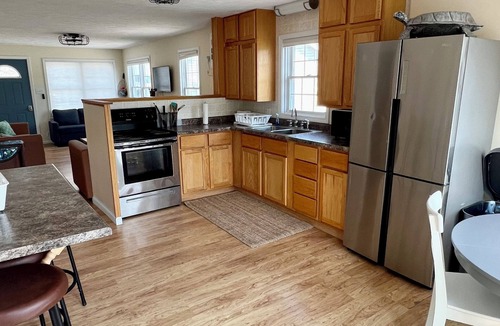 North Webster Cottage | Year Round Lake Front Cottage on Quiet Cove on Webster Lake