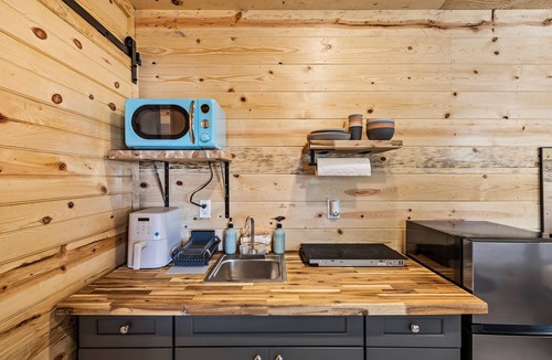 Crystal Beach Cabin | Yellow Submarine Beach Cabin ~ Near Margaritaville