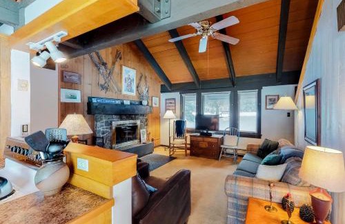 Big Sky Meadow Village Apartment | Yellowstone 28B
