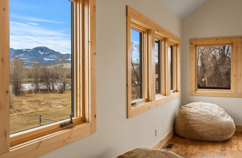 Livingston House | Yellowstone Manor:Livingston