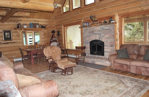 Emigrant Cabin | Yellowstone Mountain Lodge, 20 miles from Yellowstone National Park, sleeps 8