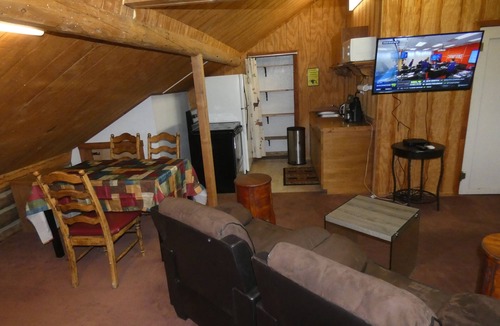 West Yellowstone Apartment | Yellowstone One Bedroom Apartment. Just 1 Mile From Yellowstone's Main Entrance