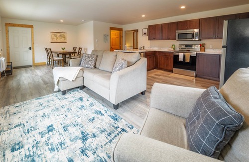 Gardiner Apartment | Yellowstone Retreat Rentals U4: two blocks from Yellowstone!