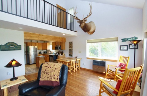 Livingston House | Yellowstone River Overlook-Cozy riverside home with hot tub near Yellowstone!