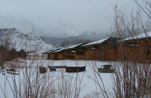Gardiner Cabin | Yellowstone Riverfront Cabin, Sleeps 9, $171-$325/nt, 300 yards to Yellowstone