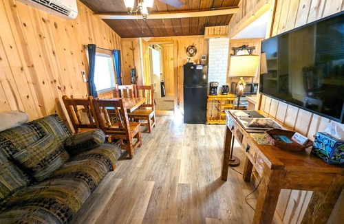 Gardiner Cabin | Yellowstone's Treasure Cabin #1, few min drive to Yellowstone Park