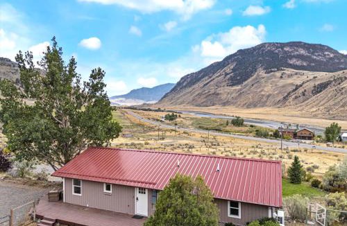 Gardiner House | Yellowstone Treasure Retreat