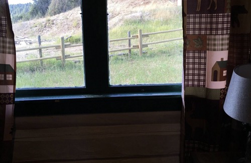 White Sulphur Springs Cabin | Your best rustic retreat: Pleasant View Cabin on the headwaters of Newlan Creek