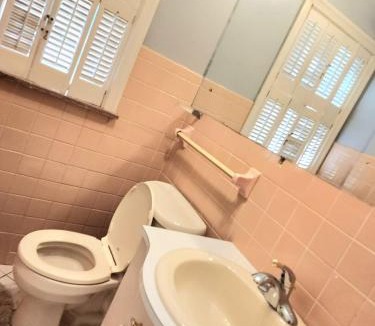 Youngstown House | Your Home Away from Home Sleeps 12 Fully Equipped