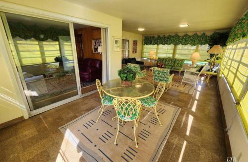Youngstown House | Your Home Away from Home Sleeps 12 Fully Equipped