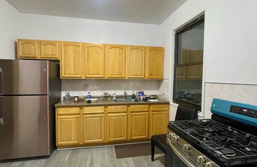 Queens Apartment | Your new NYC home: Peaceful room for rent in the heart of Astoria.
