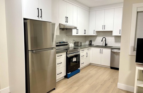 White Rock House | Your White Rock Beach Getaway: 2BR Suite, Modern Living, and Ocean Proximity!