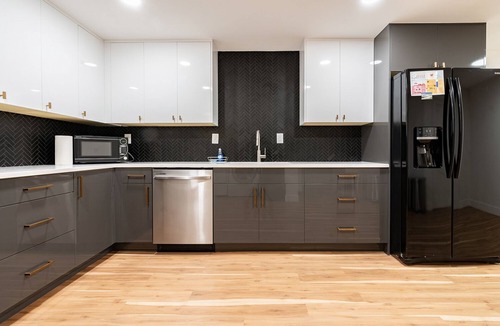 Northeast Bellevue House | Zen 7-BR Paradise w/Lake Views and Grape Garden