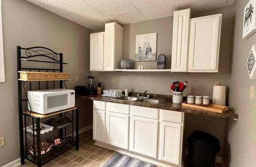 Near Eastside Apartment | Zen Haven 3- Close to Downtown Indianapolis- Queen Bed