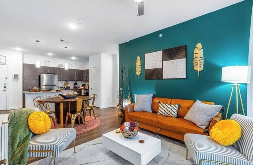 Medical Center District Apartment | Zenful Affirmations | Luxe 2BR Pool Near UTSA Gym!