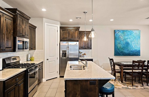 Washington House | Zion's Den, 2 Community Pools + Hot Tub